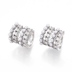 Серьги-каффы из латуни с микропаве из прозрачных кубических цирконий и искусственного жемчуга ABS KK-T074-39P