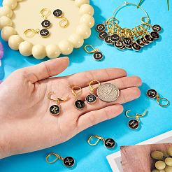 26 шт. плоские круглые с буквой a~z эмалированные подвески-маркеры фиксирующих стежков HJEW-TAC0087