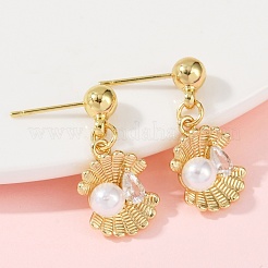 Серьги-гвоздики в форме ракушки из латуни с микропаве из прозрачных кубических цирконий EJEW-F895-13G