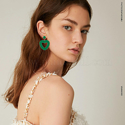 4 пара 4-х стилевых сережек-гвоздиков с подвесками из стеклянных бусин в форме сердца EJEW-FI0002-29