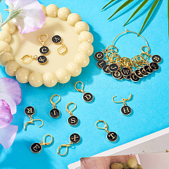 26 шт. плоские круглые с буквой a~z эмалированные подвески-маркеры фиксирующих стежков HJEW-TAC0087