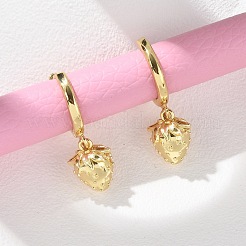 Латунные серьги-кольца в форме клубники EJEW-M077-19G-01