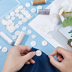 52 шт. 2 стильных пуговиц из ракушки с тремя отверстиями SHEL-GF0001-02