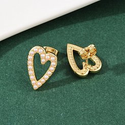 Серьги-гвоздики в форме сердца из латунного АБС-пластика с жемчугом EJEW-L275-14G-01