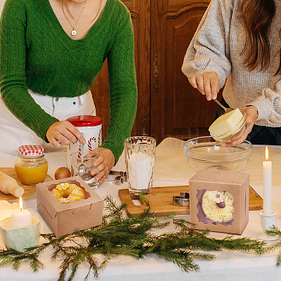 Квадратные бумажные коробки для печенья с квадратным прозрачным окном с кружевными краями CON-TAC0001-12A-02-1