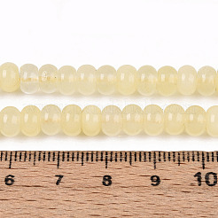 Окрашенные природные белый нефрит бисер пряди G-T139-59A-15