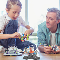 Черные пластиковые держатели для собранных фигурок модели ODIS-WH0030-72A