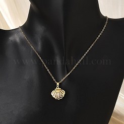 Латунный микропаве кубический цирконий в форме ракушки кулон ожерелья для женщин NJEW-S448-10G
