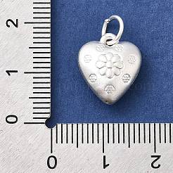 Изящные серебряные сердечки с цветочным узором STER-A048-21MS