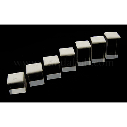 リングディスプレイ  アクリル  ウールのカバー付き  直方体の  はっきりと白  約30 mm幅  長さ30mm  高差30~60mm  約7個/セット A2CEY021-1
