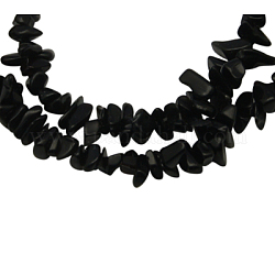 Chapelets de perles en pierre noire synthétique, teinte, pépites, noir, environ 3~5 mm de large, Longueur 3~5mm, Trou: 1mm, 34 pouce de long