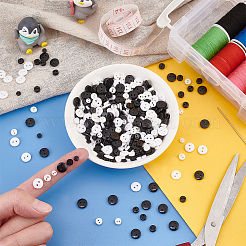 600 шт. 6 стильных набора крошечных пуговиц из нейлона и смолы BUTT-FG0001-18