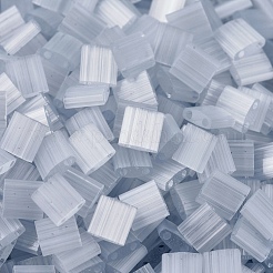 MIYUKIティラビーズ  日本製シードビーズ  2穴  （tl2596)シルクペールライトグレー  5x5x1.9mm  穴：0.8mm  約118PCS /ボトル  10 G /ボトル&nbsp;SEED-JP0008-TL2596