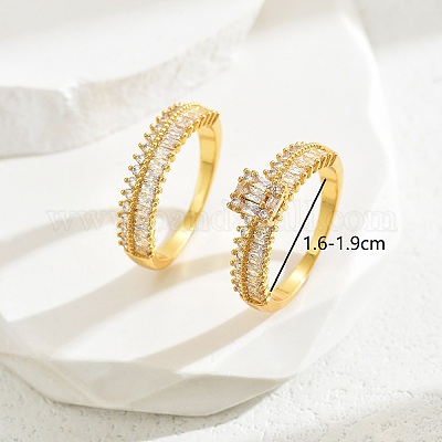 Золотое кольцо с геометрическим узором и камнями из меди и циркона VU8623-3-1