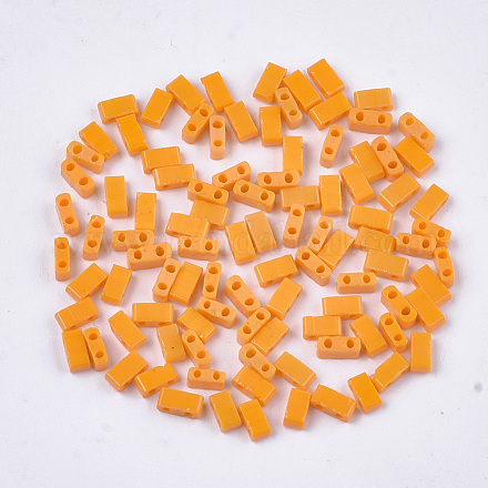 2穴不透明ガラスシードビーズ  長方形  オレンジ  4.5~5.5x2x2~2.5mm  穴：0.5~0.8mm SEED-S023-21B-01-1