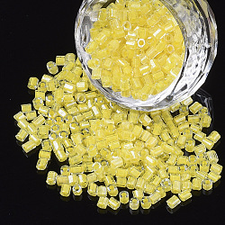 8/0 deux verre taillé perles de rocaille, hexagone, couleurs intérieures transparentes arc-en-ciel et lustre, jaune, 2.5~3x2.5mm, Trou: 0.9mm, environ 15000 pcs / sachet 