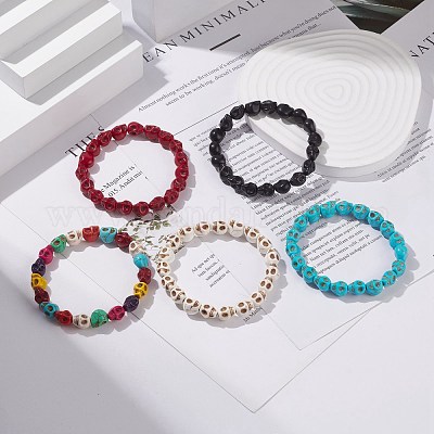 Эластичный браслет из синтетической бирюзы (окрашенный) с черепом и бисером BJEW-JB08056-1