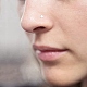 アクリル製L字型鼻リング  彼女のためのピアスボディジュエリー  ホワイト  8.5x5.5x2mm  ピン：0.7mm AJEW-YW0001-06A-7