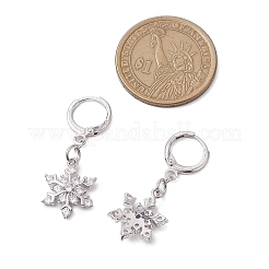 Boucles d'oreilles créoles en laiton avec micro pavé de zircons cubiques transparents en forme de flocon de neige de Noël&nbsp;EJEW-JE06158-02