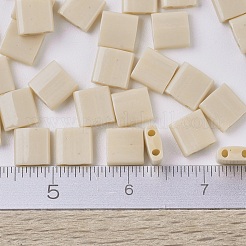 MIYUKIティラビーズ  日本製シードビーズ  2穴  (tl493) 不透明な梨  5x5x1.9mm  穴：0.8mm  約590個/50g&nbsp;SEED-X0054-TL0493