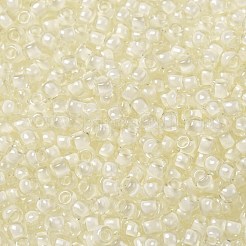TOHOラウンドシードビーズ  日本製シードビーズ  （981c）内側のカラークリスタル/ホワイトの裏地  11/0  2.2mm  穴：0.8mm  約1110PCS /ボトル  10 G /ボトル&nbsp;SEED-JPTR11-0981C