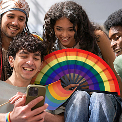 2 Stück Faltfächer aus PVC und Stoff in Regenbogenfarben&nbsp;AJEW-NB0008-98