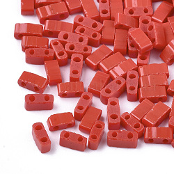 2-trou perles rocailles en verre opaque, rectangle, rouge, 4.5~5.5x2x2~2.5mm, Trou: 0.5~0.8mm