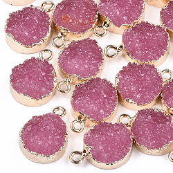 Déposer des pendentifs en résine druzy, avec les accessoires en fer, plat rond, or clair, rouge violet pâle, 17~18x13.5x6mm, Trou: 1mm