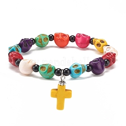 Natürliches Mashan-Jade-Totenkopf-Stretch-Armband mit synthetischem türkisfarbenem (gefärbtem) Kreuzanhänger&nbsp;BJEW-JB08372