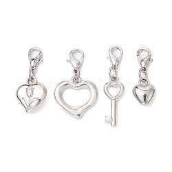 Decoraciones colgantes de plástico ccb con forma de corazón y llave para el día de San Valentín, con broches de langosta de la aleación de la garra, Platino, 26.5~36mm