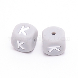 Perlas de silicona, cubo con letter.k, gris, 12x12x12mm, agujero: 2 mm