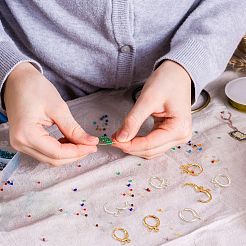 40 шт. 2-цветная фурнитура для сережек-колец с 2 отверстиями из экологически чистой латуни с покрытием KK-FH0006-63