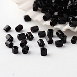 Grade une perles de rocaille en verre, hexagone (deux coupes), couleurs opaques, noir, 2x2mm, Trou: 0.5mm, environ 42452 pcs / livre