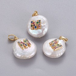 Pendentifs de perles d'eau douce de culture naturelle, avec accessoires zircon cubique micro pave en laiton, pépites avec lettre, Plaqué longue durée, or, colorées, letter.m, 17~27x12~16x6~12mm, Trou: 4x2.5mm