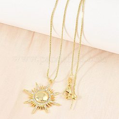 Colliers à pendentif soleil en laiton serti de micro-pavés de zirconiums cubiques transparents&nbsp;KK-CBA4547-05G