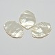 ナチュラルあこやシェルペンダント  真珠のペンダントの母  葉  ホワイト  38x26x3mm  穴：1mm SSHEL-L002-04-2