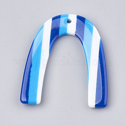 Colgantes de la resina, forma de u con patrón de rayas, azul, 38x32~35x3~4mm, agujero: 1.5 mm
