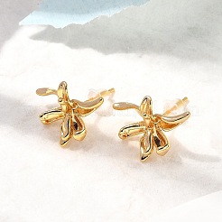 Серьги-гвоздики из латуни с цветком EJEW-B148-02G