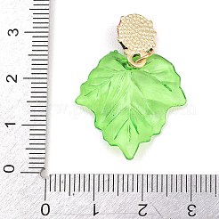 透明樹脂に合金とエナメルを施したペンダント  鉄のリング付き  てんとう虫のチャームが付いた葉っぱ  グリーン  ゴールドカラー  13x9.5x5ミリ＆25x23.5x1.5mm  穴：4.5mm&nbsp;RE-CBA19D0-05A