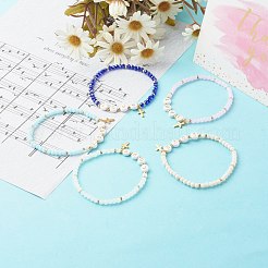 ガラスビーズストレッチブレスレット  アクリル＆真鍮ビーズ付き  304ステンレススチールクロスチャーム  単語の愛  ミックスカラー  内径：2-1/4インチ（5.7cm）&nbsp;BJEW-JB06577