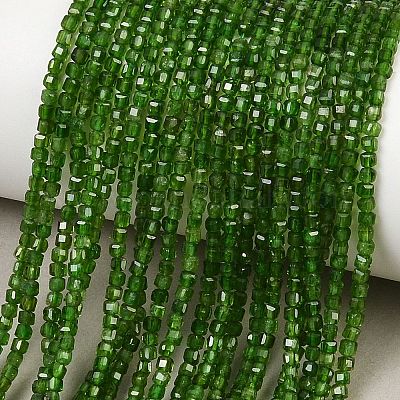 Натуральный зеленый диопсид&nbsp;G-B175-C01-2x2mm-1