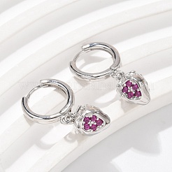真鍮製キュービックジルコニアフープピアス  鉛フリー＆カドミウムフリー  プラチナ  苺  26x8mm&nbsp;EJEW-Q015-01P-E