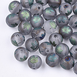 Thème d'automne galvanoplastie perles de verre transparentes, mat, rond avec motif feuille d'érable, bleu cadet, 8~8.5mm, Trou: 1.5mm