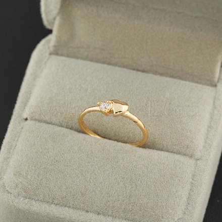 Vero anello a cuore in zirconi cubici in ottone placcato oro 18k RJEW-EE0001-022E-1