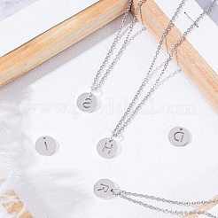 304ステンレススチールチャーム  アルファベット付きフラットラウンド  ステンレス鋼色  a～zの文字  10x1mm  穴：1mm  1個/文字  26個/箱&nbsp;STAS-PH0019-17P