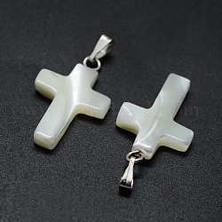 Pendentifs en coquille, avec les accessoires en laiton, croix, platine, 19~23x11~13x3~5mm, Trou: 2x5mm