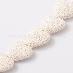 Brins de perles de roche de lave synthétique, cœur, teinte, blanc, 20x20x7mm, Trou: 1mm, Environ 20 pcs/chapelet, 15.3 pouce