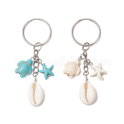 Брелок из синтетической бирюзы с натуральными смешанными ракушками каури&nbsp;KEYC-JKC01265