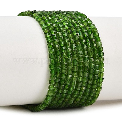 Натуральный зеленый диопсид&nbsp;G-B175-C01-2x2mm-1