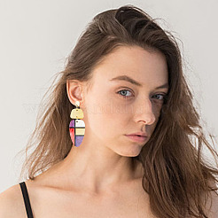 タータン柄のアクリルフェザーと2色のダングルスタッドピアス2組  女性用ライトゴールドステンレスアイアンロングドロップイヤリング  ミックスカラー  75mm  ピン：0.8mm  1ペア/カラー&nbsp;EJEW-FI0001-25